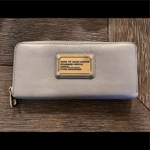 Marc by Marc Jacob’s - Gray Zipper Wallet